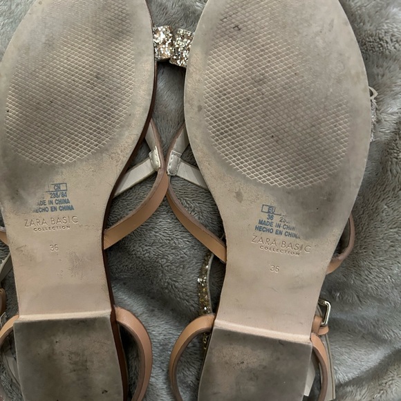 ZARA BASIC COLLECTION gold sandals flat - Picture 2 of 6